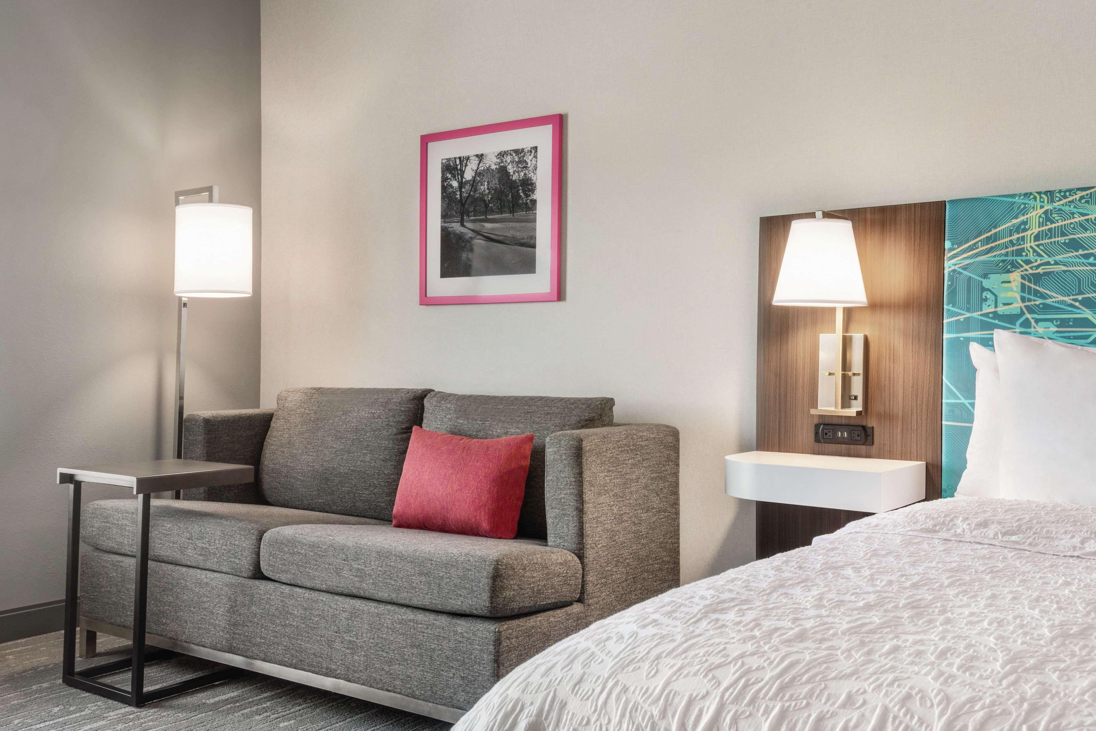 Hampton Inn Brooklyn Park Exteriör bild
