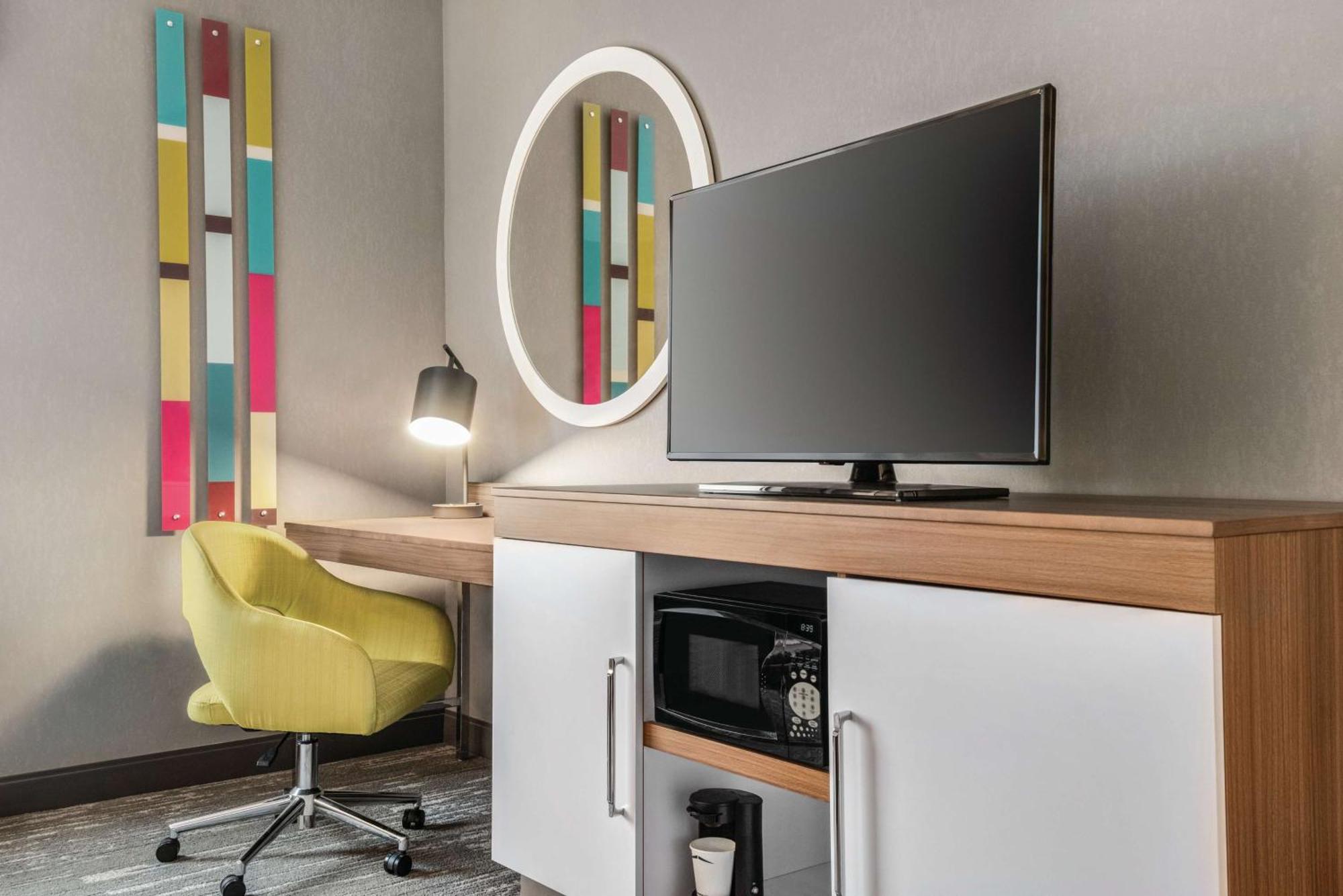 Hampton Inn Brooklyn Park Exteriör bild