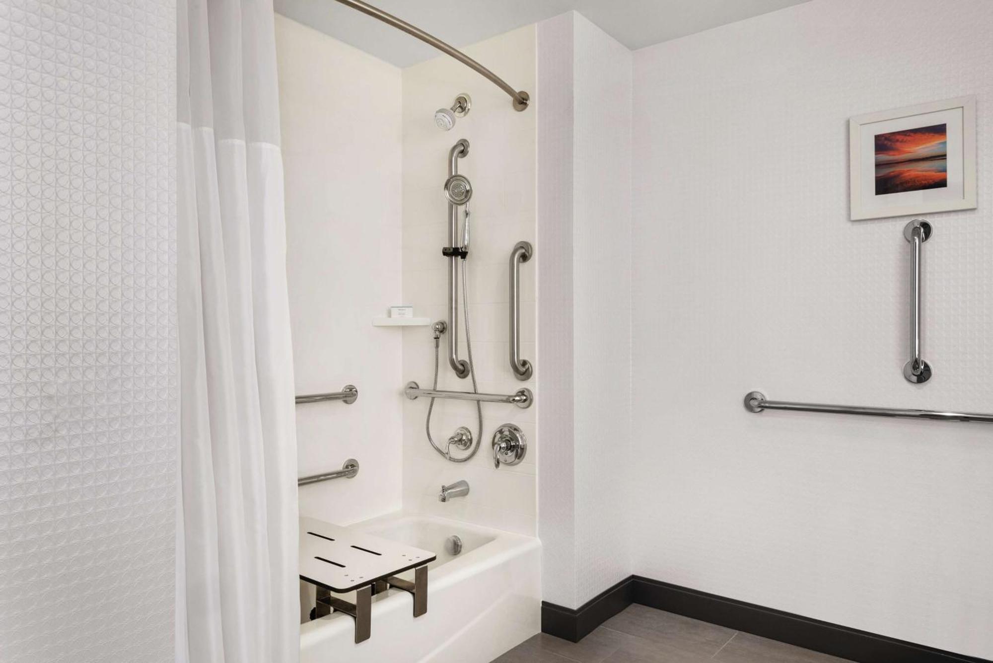 Hampton Inn Brooklyn Park Exteriör bild